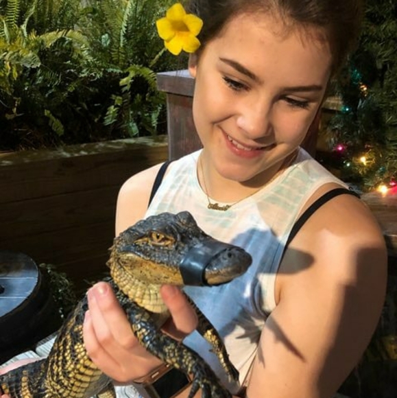 Meet your Posher, Lindsay - Picture 1 of 3